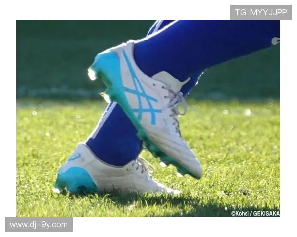 围绕足球球鞋英语怎么写探讨国际运动装备命名方式特点趋势研究概览